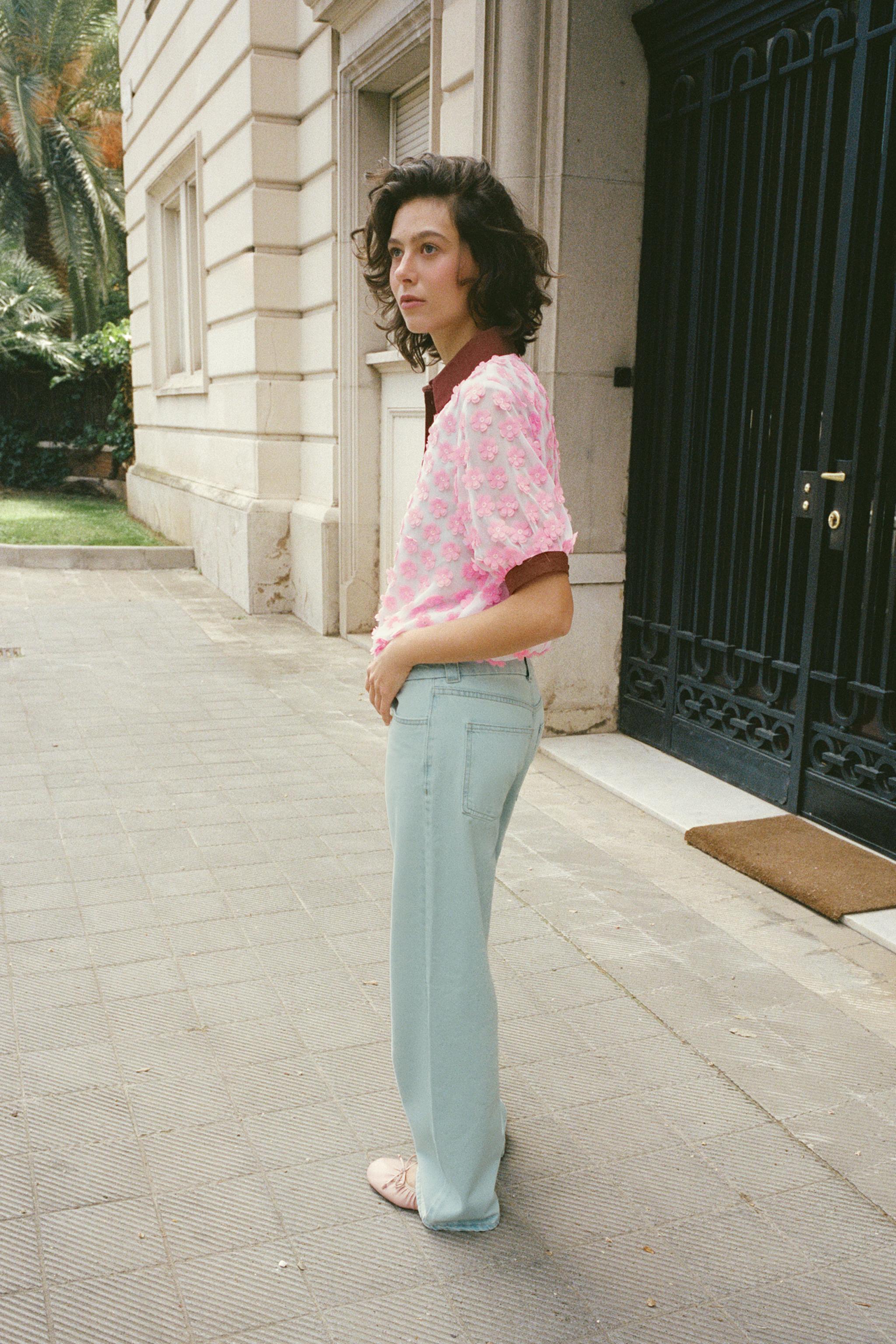 TEXTURED FLORAL BLOUSE